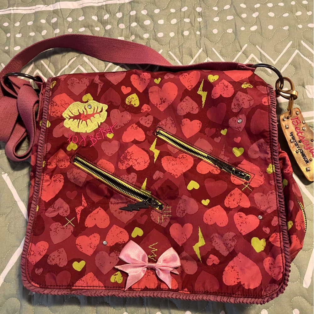 Betsey Johnson Messenger Bag - expandable